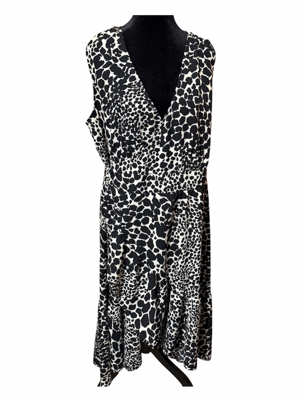 Who What Wear Black and White Animal-Print Midi Dress